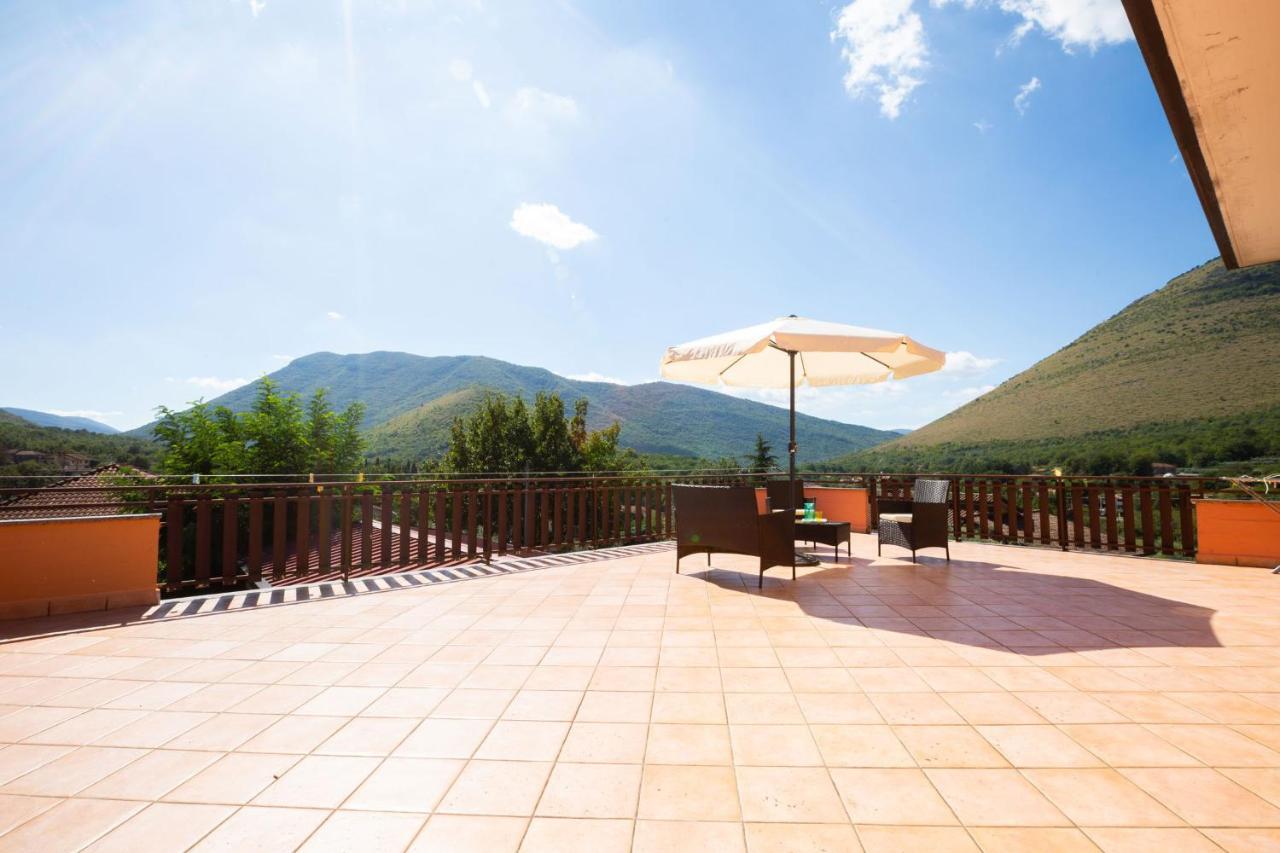 Valle Fiorita Castro dei Volsci ภายนอก รูปภาพ